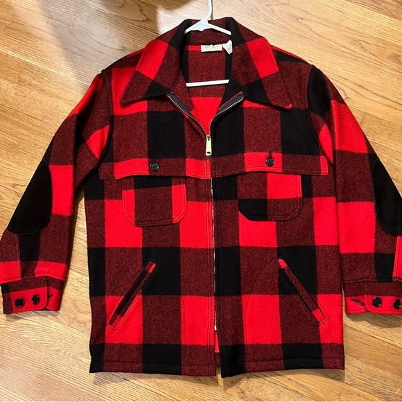 LL BEAN VINTAGE hunting coat/jacket! Excellent used condition! Size M Red/black - Picture 1 of 7